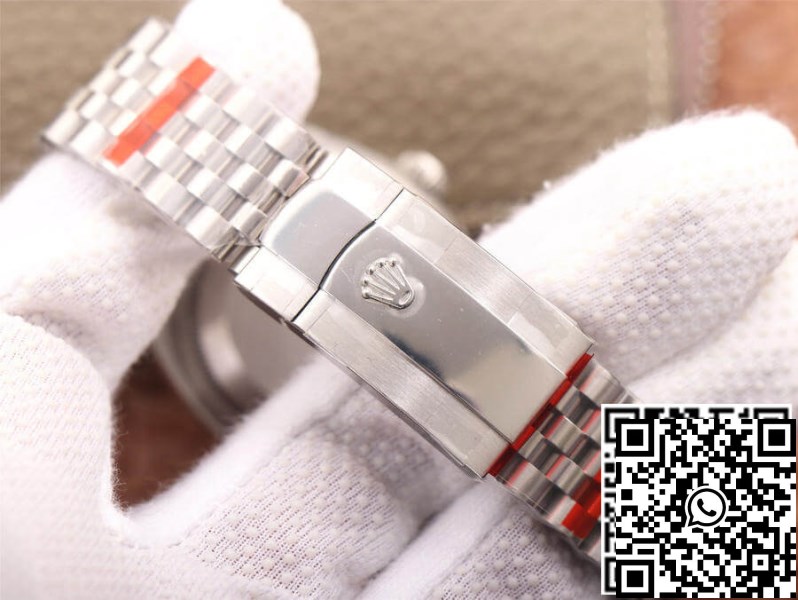 0j4517bq_8.jpg