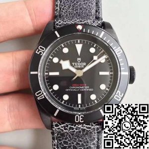 Replica Tudor Heritage Black Bay M79230DK-0004 ZF Factory 1:1 Best Edition Swiss ETA2824-2 Gray Distressed Leather Strap