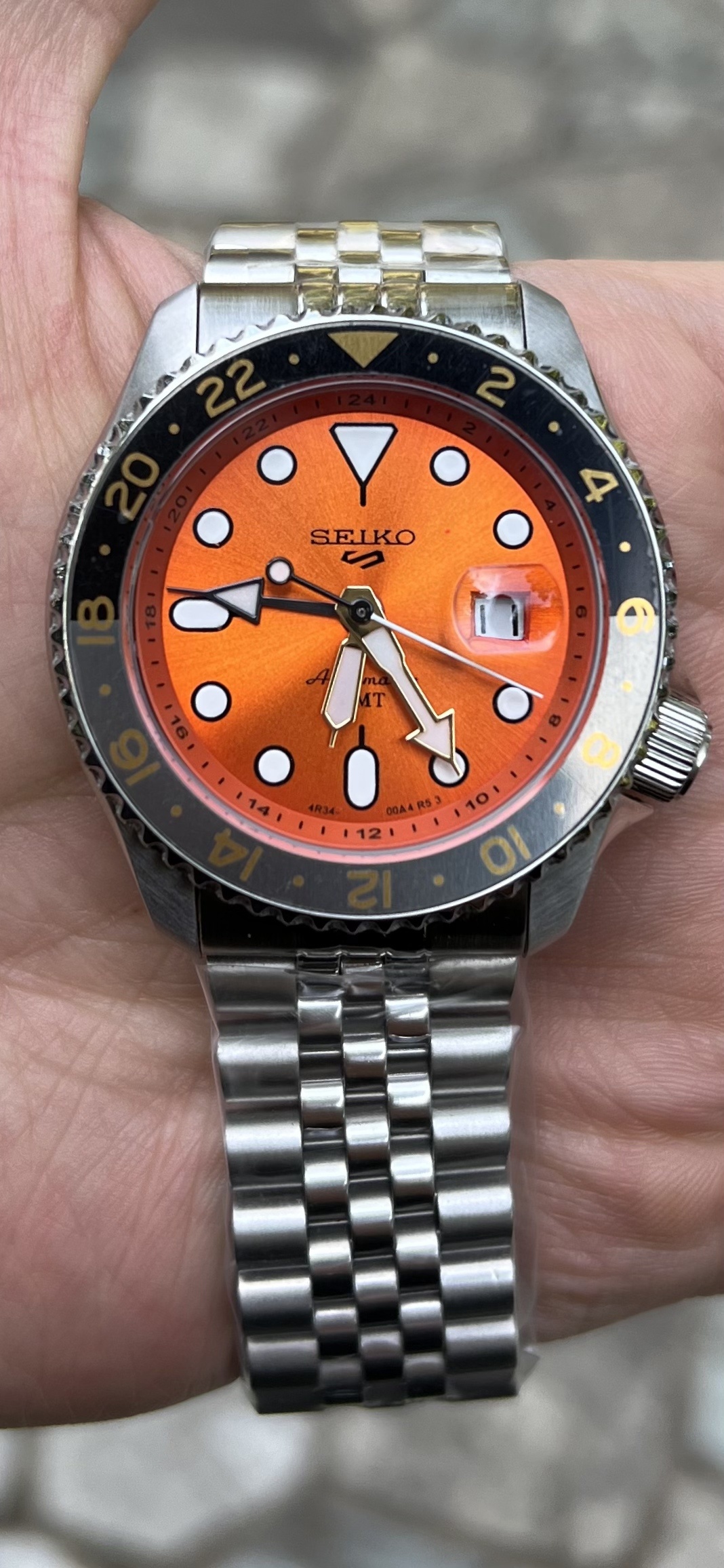 9